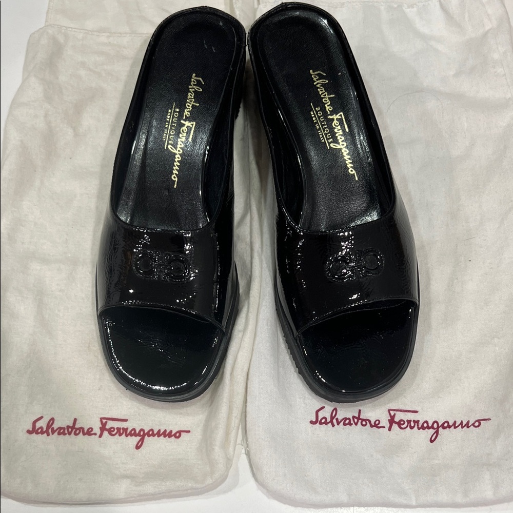 NWOB Genuine Salvatore Ferragamo Black Patent Sandals includes bags